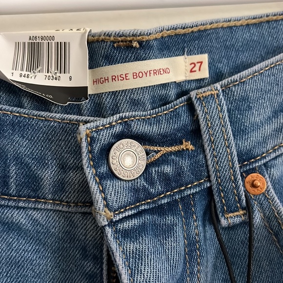 Levis x disney Minnie high rise boyfriend jeans - Picture 2 of 3